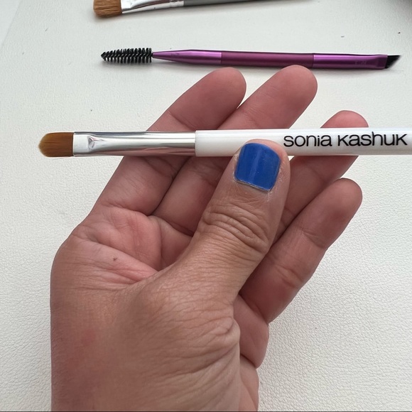 Set of 4 eye brushes-MAC 234, MAC 252SE, Sonia Kashuk 110,RT angled brow/spoolie - Picture 5 of 13